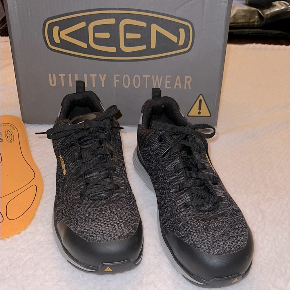 Keen Utility Men's Sparta Low Height Alloy Toe Work Shoe Size 12 EE Wide Width